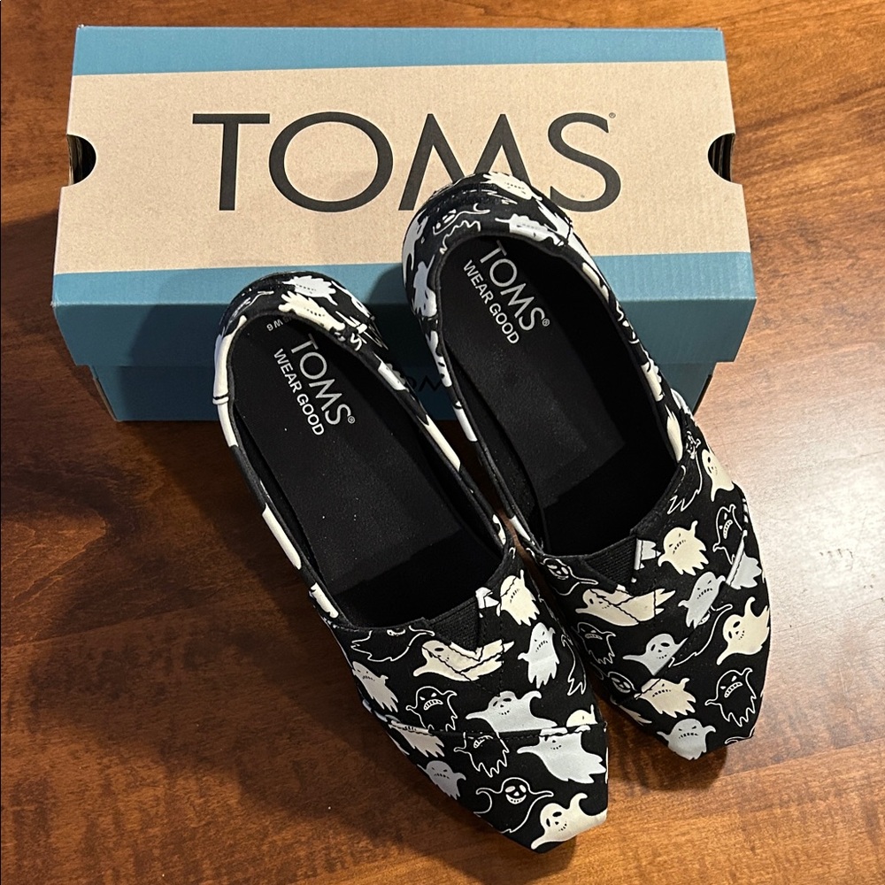 TOMS Women's Black & White Ghost Print Flats - Size 6, NWT